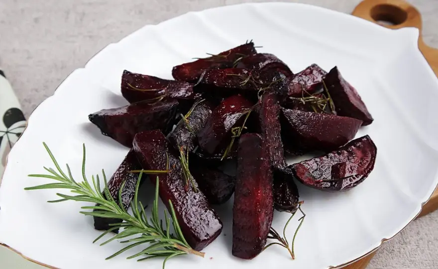 Rote Bete im Ofen garen - So wird sie zart & aromatisch