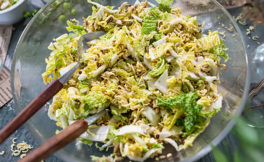 Yum-Yum-Salat - So gelingt der perfekte Krautsalat mit Crunch
