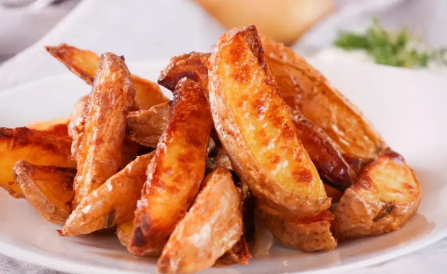 Knusprige Kartoffelspalten vom Blech - So gelingen sie perfekt!