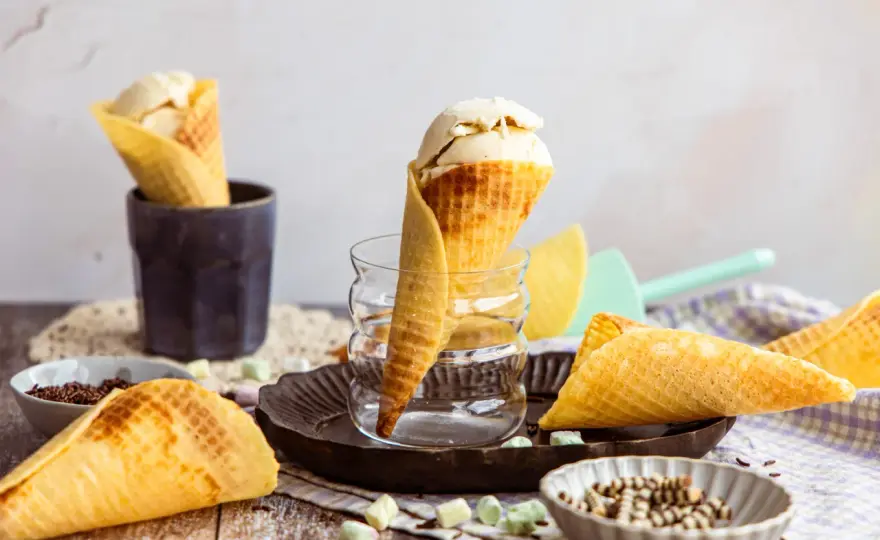 Knusprige Waffelhörnchen selber machen - So gelingen sie!