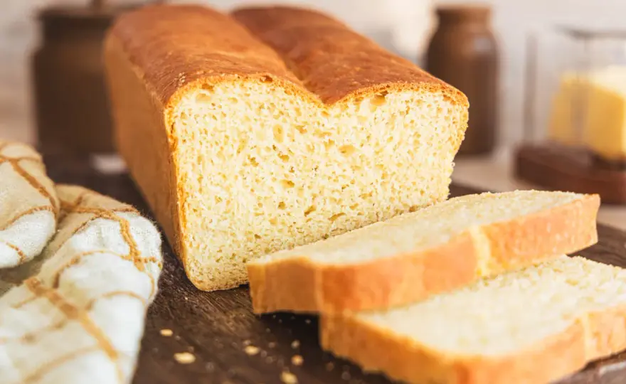 Toastbrot backen - So gelingt es weich & perfekt