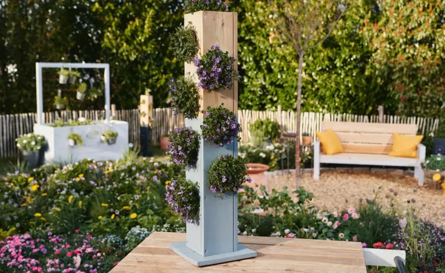 Pflanzturm selber bauen - So klappt der vertikale Garten!