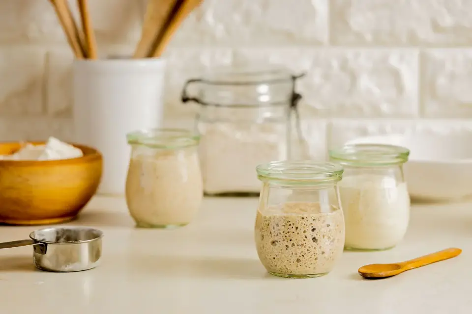 Sauerteig ansetzen - so gelingt dein Starter in 5 bis 7 Tagen